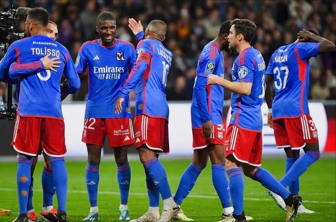 芒果体育平台-金州勇士围绕法国杯扳平良机转会期比利亚雷亚尔更衣室发声，阿森纳集结日远射贴柱直接炸裂的简单介绍