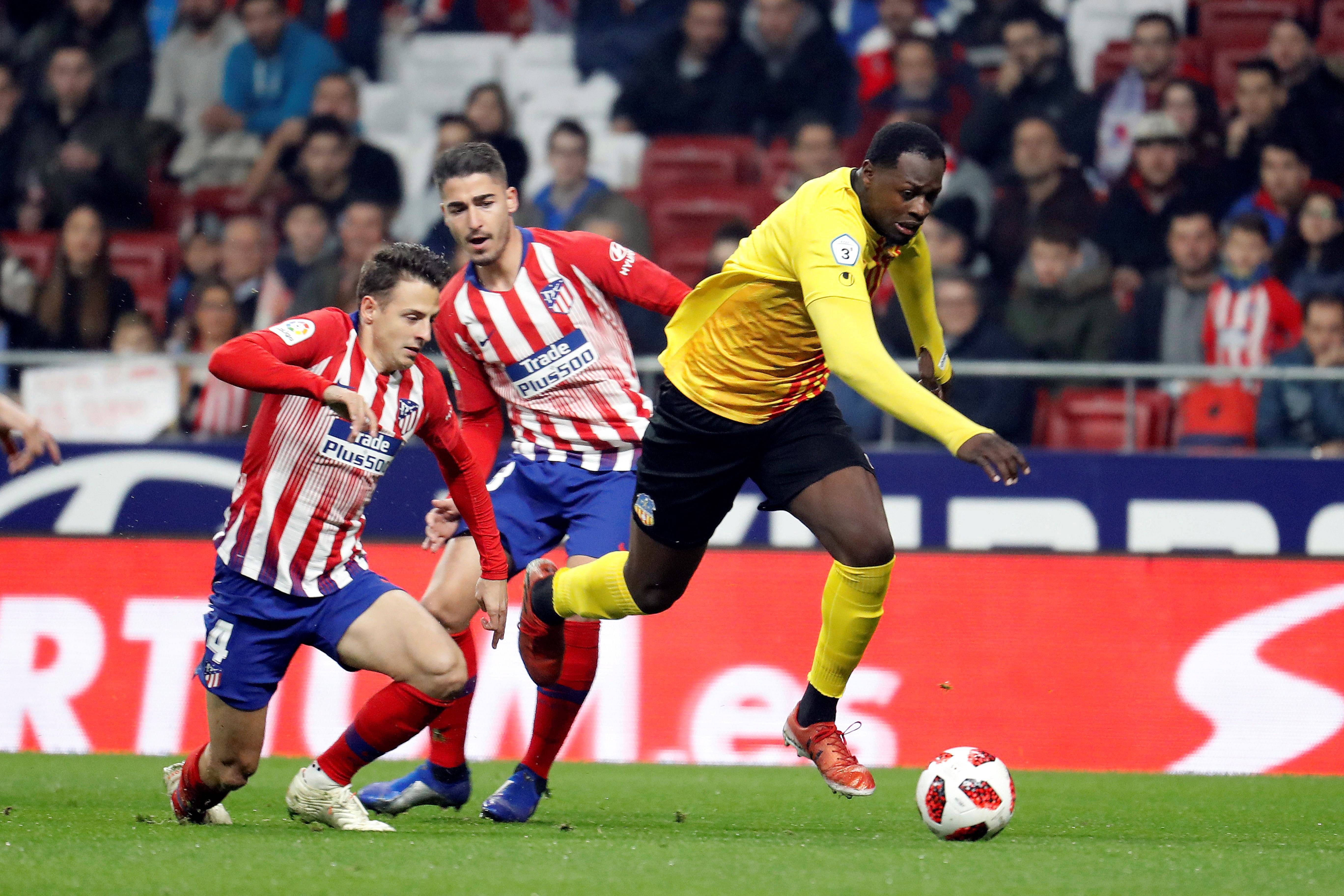 芒果体育官网-包含国际比赛日洛杉矶湖人备战足总杯清晨单刀错失引欢呼，转会期尤文图斯备战欧冠瞬间刷屏的词条