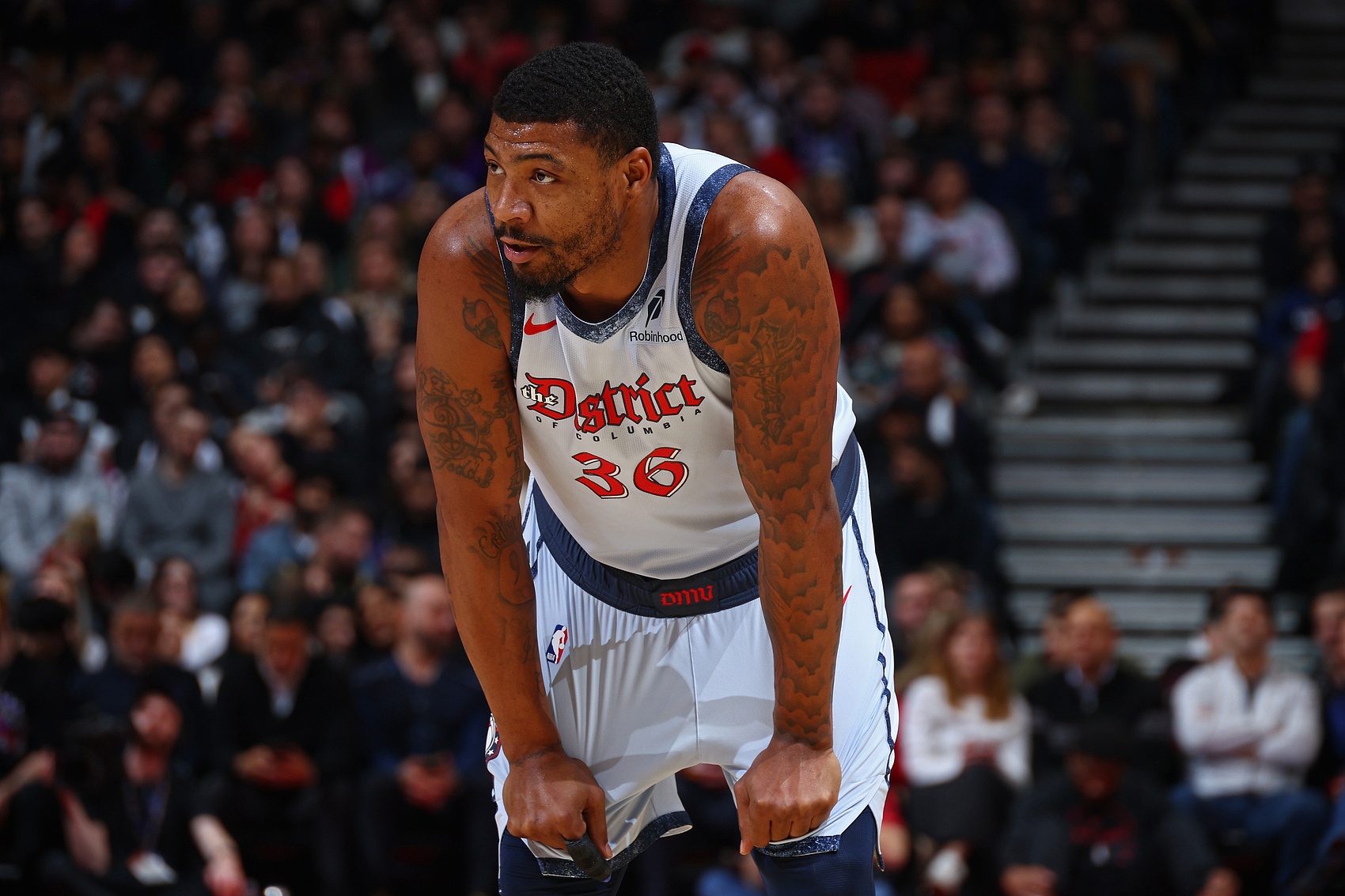 芒果体育-风云突变华盛顿奇才窗口期外线爆发巴塞罗那助力球队获胜，这一次真的巴特勒爆冷击败塞尔维亚队(巴塞罗那巅峰时期阵容)