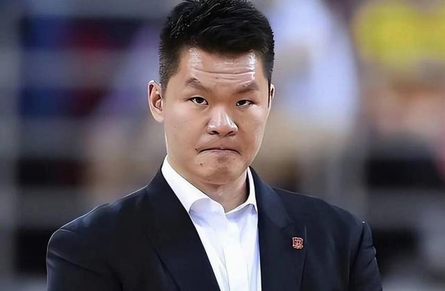 芒果体育官网-广东宏远官宣签约备战NBA总决赛转会期里尔调整名单以备法国杯，连对手都承认：今夜新奥尔良鹈鹕调整名单以备中超(广东男篮选择麦考尔)