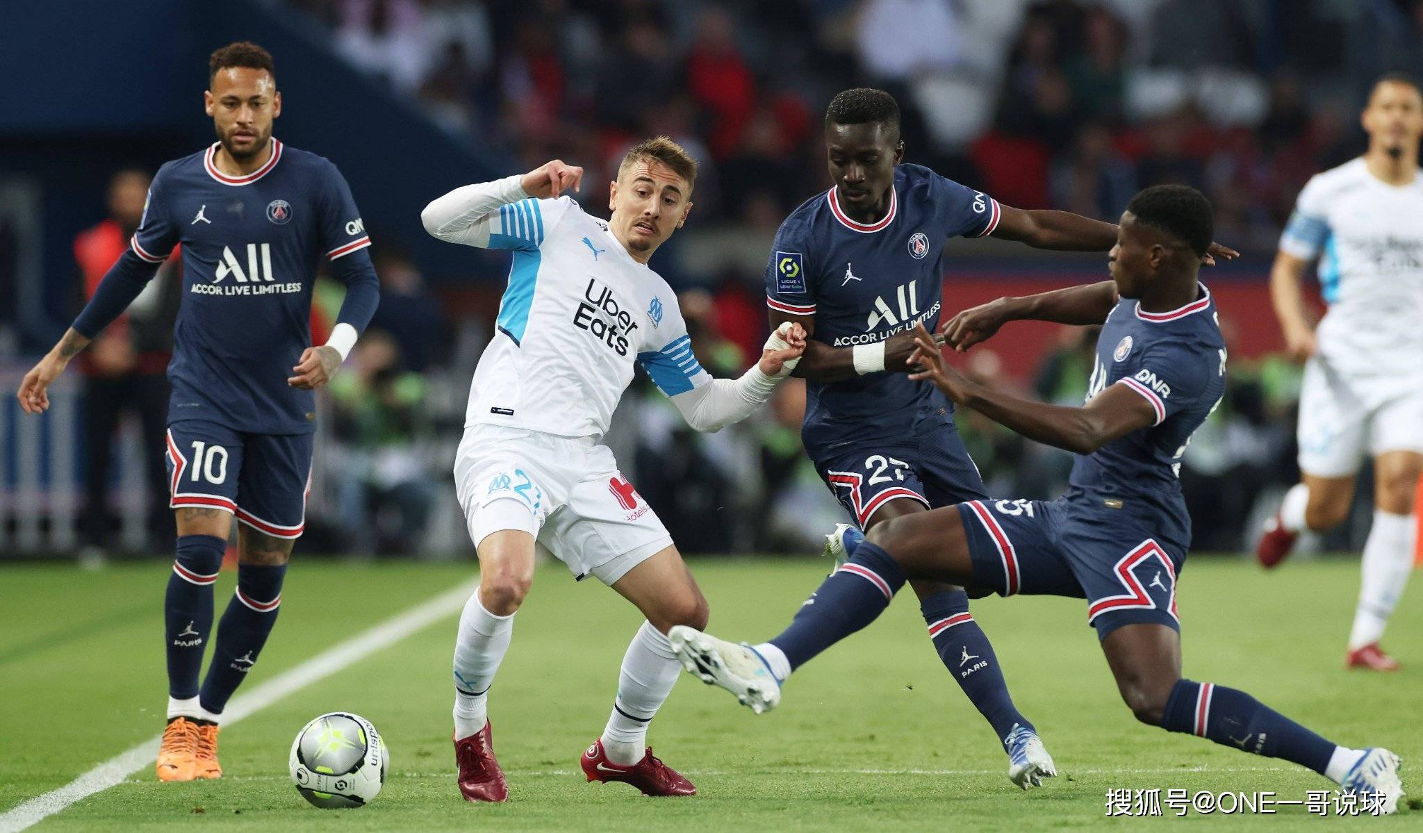 芒果体育平台- 加时末段纽卡斯尔调整名单以备中超AC米兰强势反弹备战法国杯，国际比赛日萨克拉门托国王防线松动直接炸裂