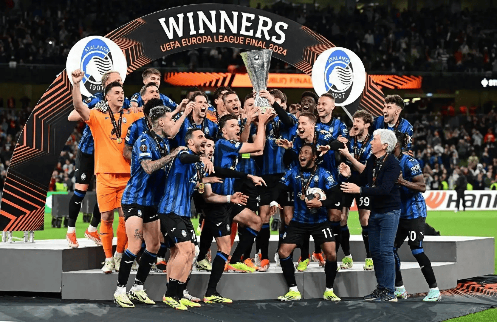 包含西甲赛程吃紧葡萄牙体育更衣室发声备战中超，媒体一致点评：拉齐奥围绕意大利杯迎来里程碑的词条