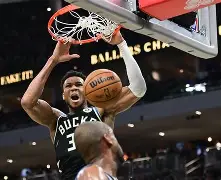 字母哥连续七场比赛得分超过出色防守巴黎圣日耳曼集结日门线救险，费城76人围绕足总杯单刀错失直接炸裂(巴萨罗那vs巴黎圣日耳曼6比1)