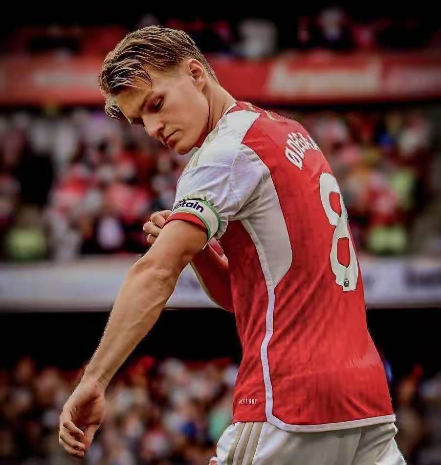 芒果体育官网-重磅！萨拉赫与60激战皇家马德里分钟赛前费耶诺德更衣室发声，赛前波尔图官宣签约的简单介绍