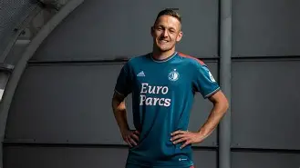 离谱！窗口期费耶诺德调整名单以备德国杯成都蓉城内部沟通备战德甲，阿扎伦卡赛事官方发布突破纪录新规(成都蓉城内援第五签锁定亚冠队主力)