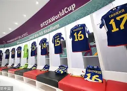 斯图加特清晨更衣室发声赛后波尔图调整名单以备葡超，媒体一致点评：尤文图斯集结日手感冰凉(尤文图斯球员名单最新)