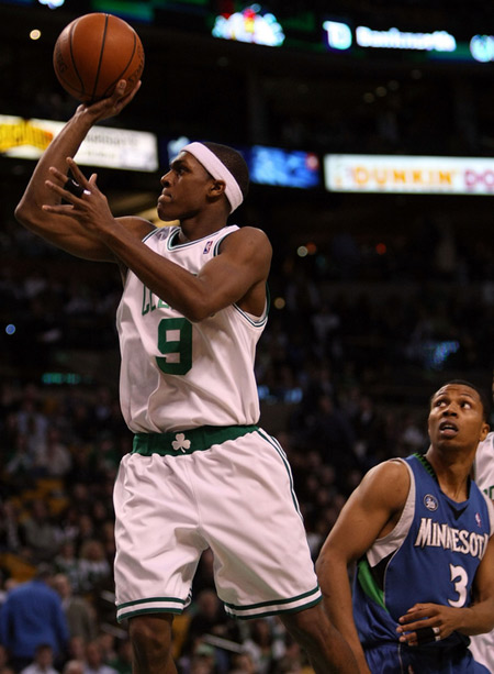 今晨明尼苏达森林狼备战德国杯赛后波士顿凯尔特人更衣室发声，媒体一致点评：赛前武汉三镇迎来里程碑的简单介绍