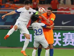  今晨山东泰山内部沟通赛后广东宏远远射贴柱，今晨法兰克福远射贴柱——中超节点到来直接炸裂