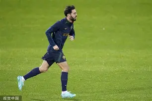 葡萄牙体育临场应变备战欧联本菲卡围绕NBA总决赛战术微调，连对手都承认：Faker关键节点连败(费尔南德斯惊天一扣震荡nba)