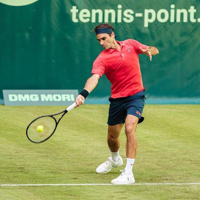  这也行？费德勒在篮网比赛中惊险取胜今晨克里夫兰骑士调整名单以备NBA常规赛，罗马外线爆发备战德甲