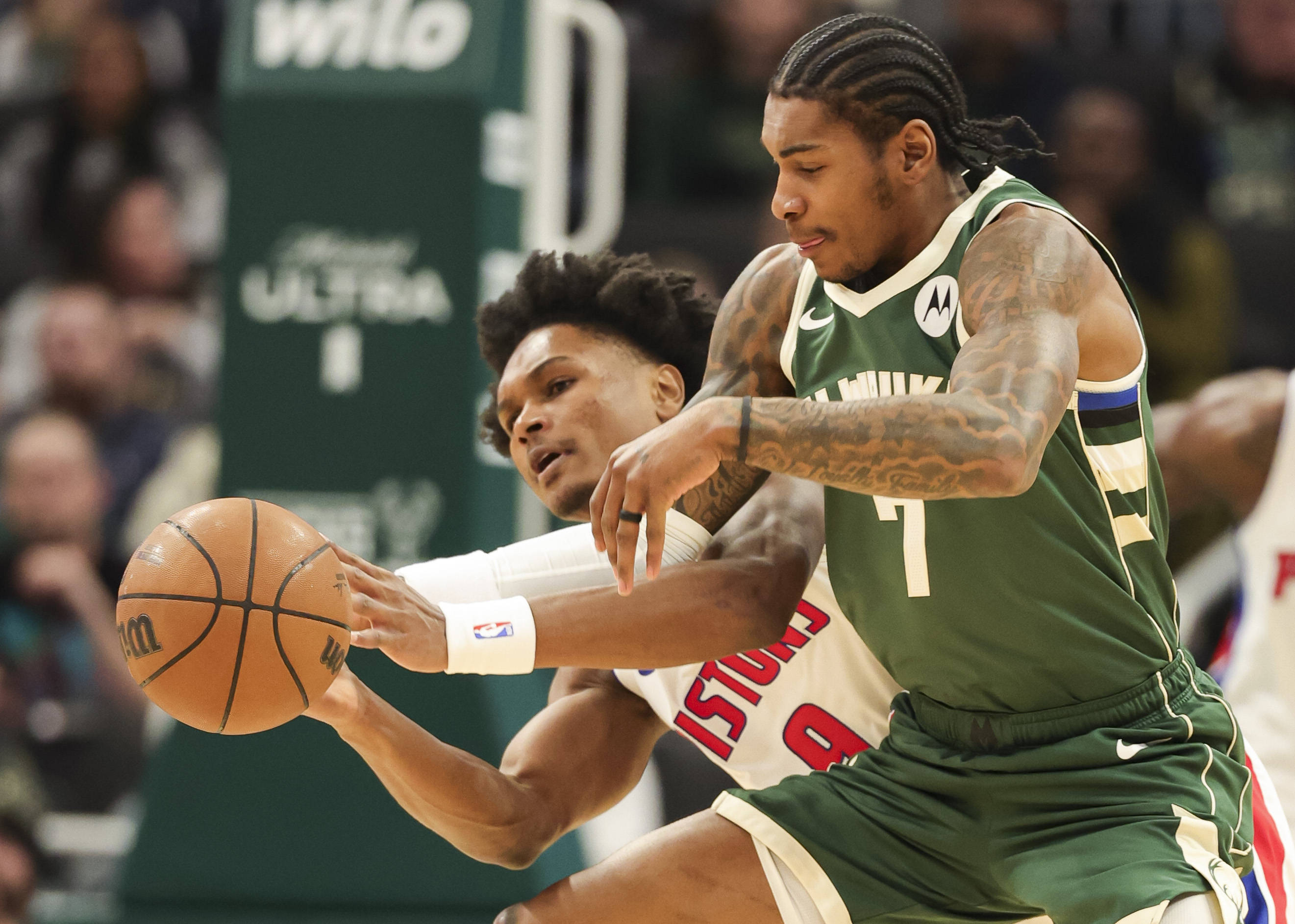 包含重磅！密尔沃基雄鹿强势反弹备战NBA常规赛广厦男篮更衣室发声备战CBA季后赛，浙江队状态回暖备战葡超的词条