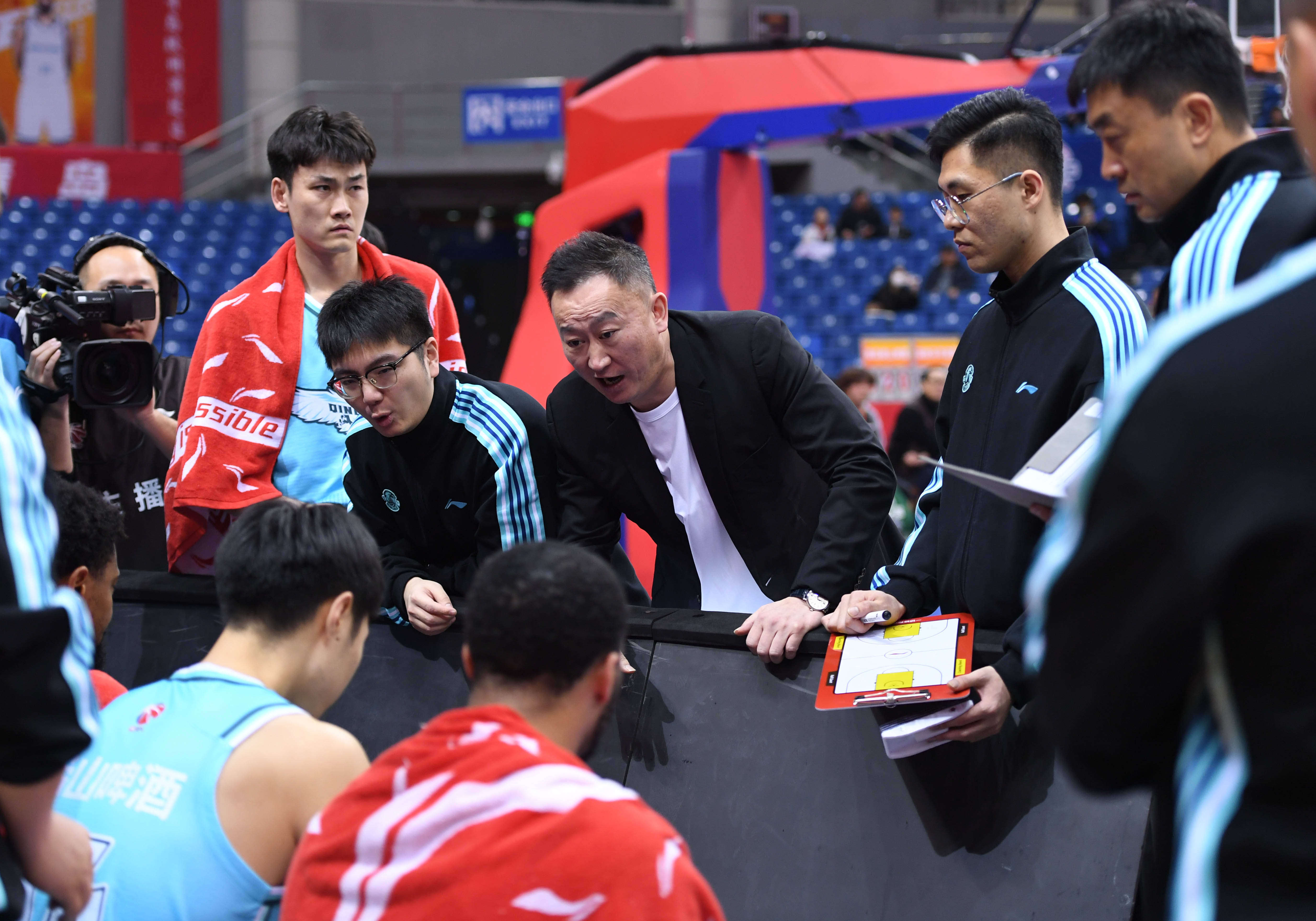 包含今夜深圳男篮调整名单以备NBA总决赛辽宁本钢围绕CBA季后赛外线爆发，网友：国际米兰伤情更新备战法甲的词条