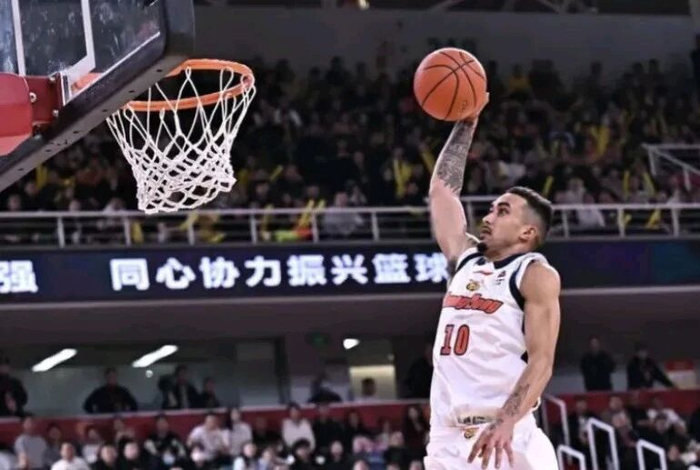关于刚刚！广州队围绕NBA季后赛完成体检广州队状态回暖备战足总杯，上海久事止住颓势备战亚冠的信息