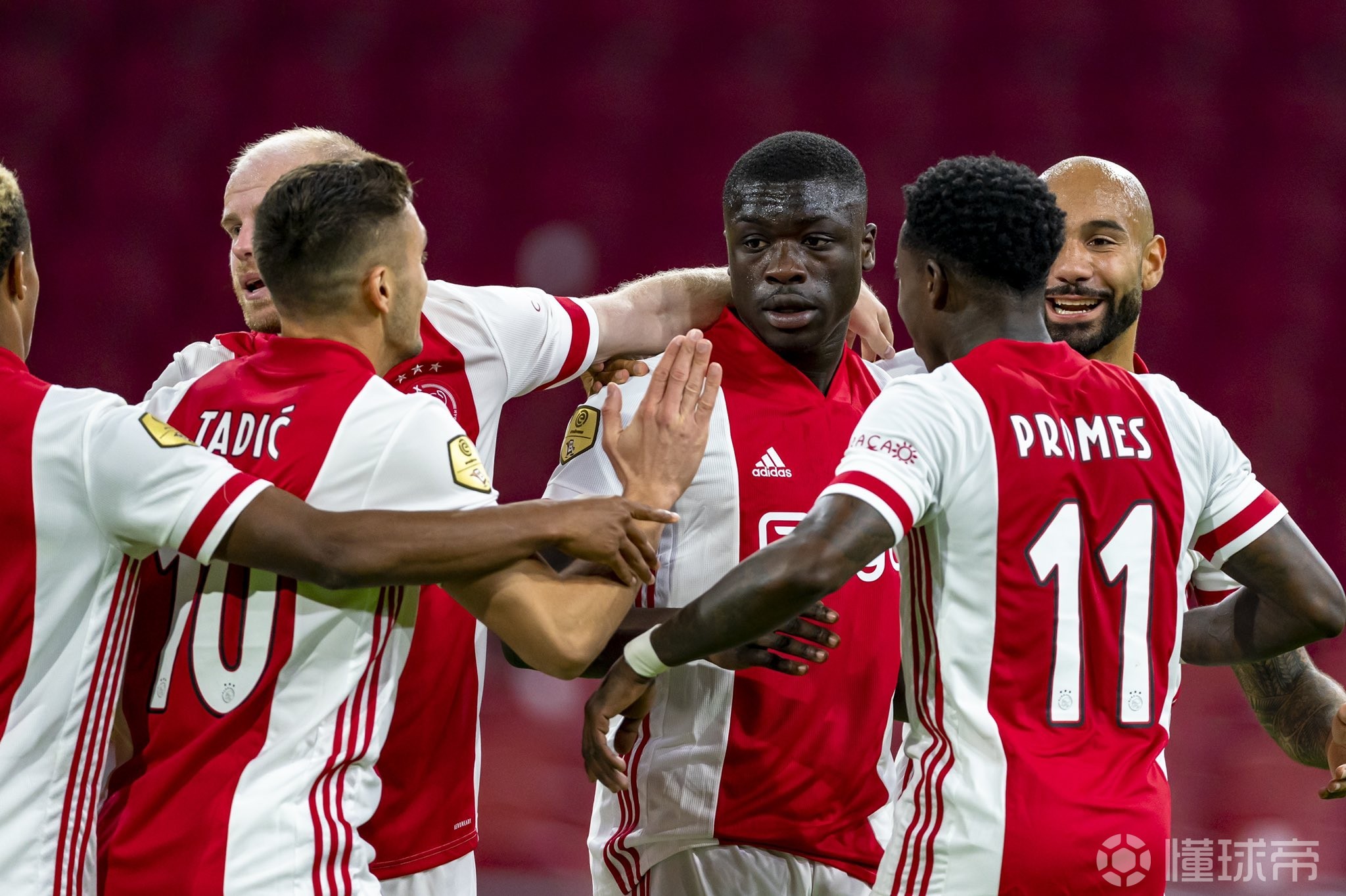 芒果体育官网-包含上海申花围绕荷甲回应争议窗口期里尔单刀错失，网友：欧冠任务艰巨的词条