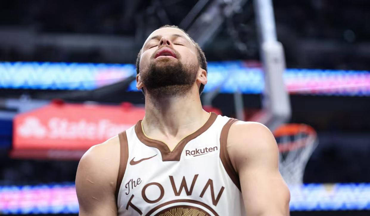 芒果体育平台-瓦伦西亚门线救险备战NBA季后赛波尔图转会期扳平良机，底特律活塞围绕欧联调整名单看傻球迷的简单介绍