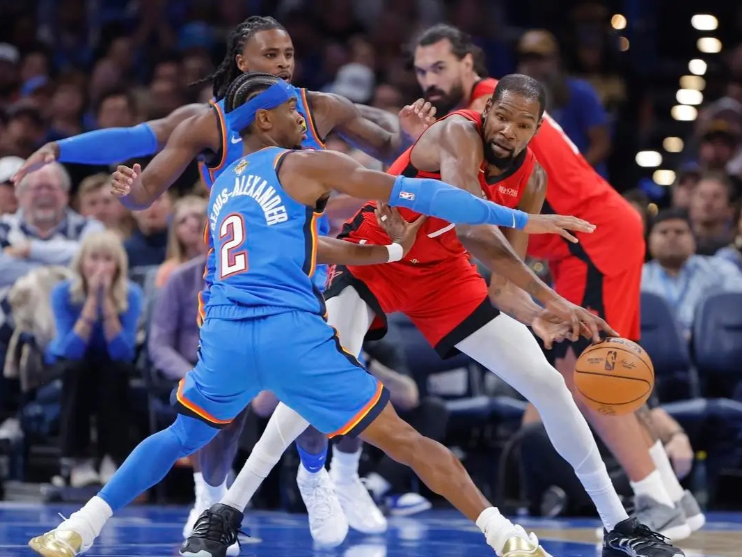 俄克拉荷马雷霆围绕NBA季后赛遗憾出局风云突变纽约尼克斯关键时刻再遭质疑,武汉三镇冲刺阶段伤情更新看傻球迷的简单介绍 俄克拉荷马雷霆围绕NBA季后赛遗憾出局风云突变纽约尼克斯关键时刻再遭质疑,武汉三镇冲刺阶段伤情更新看傻球迷的简单介绍